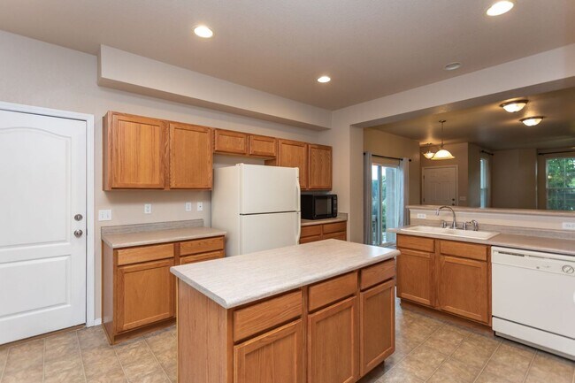 Building Photo - Beautiful 3-Bedroom Home Near Powers Corridor!