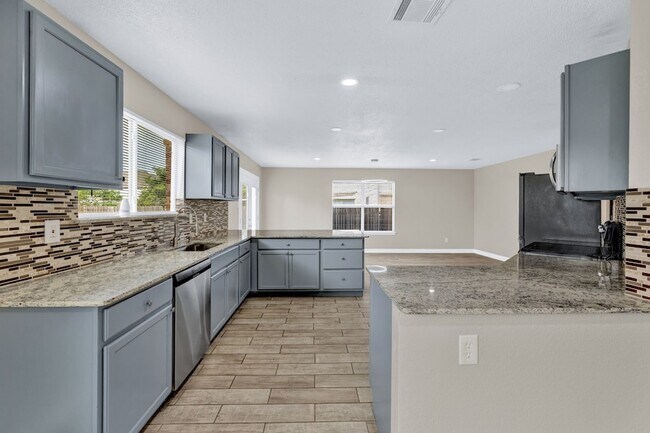 Building Photo - 6205 Winnebago Ct