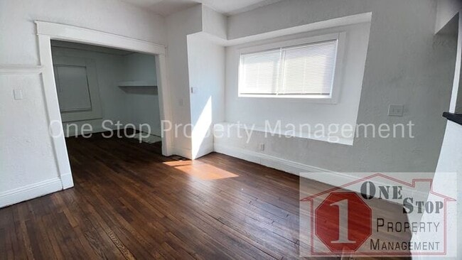 Building Photo - Beautiful 4 Bedroom 2 Bathroom Home in Kan...