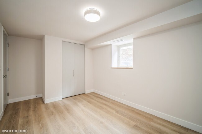 Building Photo - 841 N Mozart St