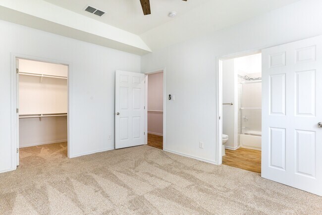 Building Photo - 8611 Key Windy Way