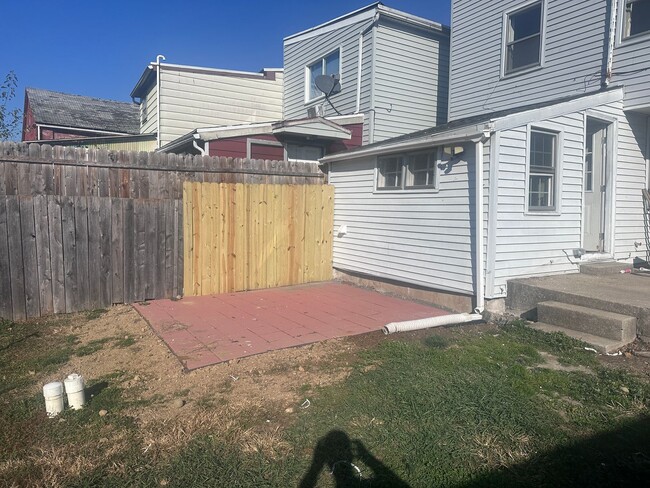 Building Photo - Newly Remodeled 3BD 1Bath Home-Pet approved