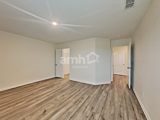 Building Photo - 3137 Bowen St