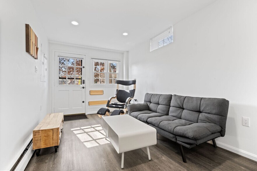 Building Photo - 4464 Greenwich Pkwy NW