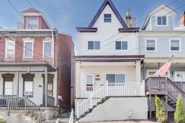 Building Photo - Available JULY 2026 - Spacious 3 Bedroom, 1.5 Bath w/ City Views!