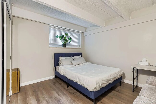 Building Photo - 555 E 10th Ave