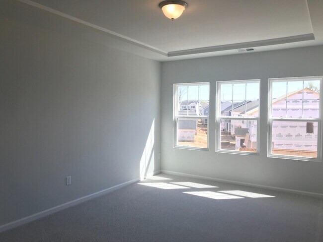 Building Photo - 2919 Great Lawn Rd