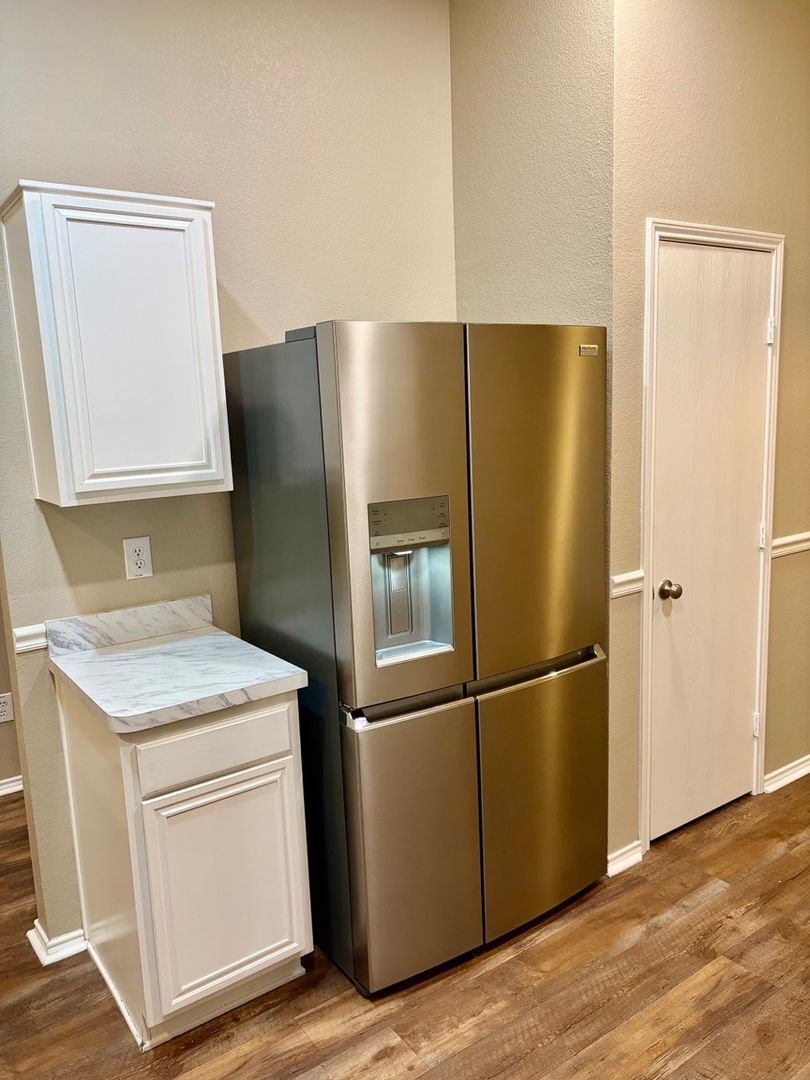 Building Photo - 809 Canyon Cove Dr