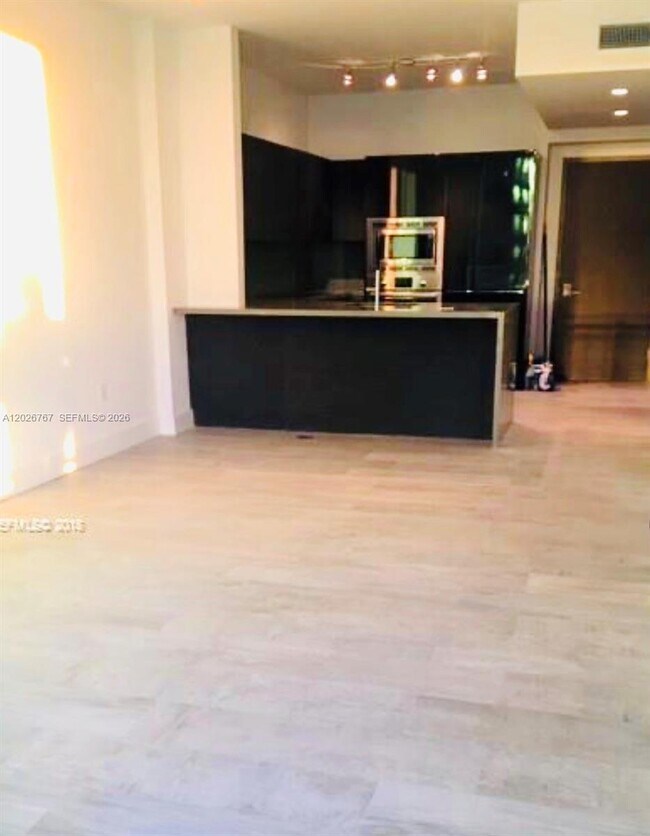 Building Photo - 1080 Brickell Ave