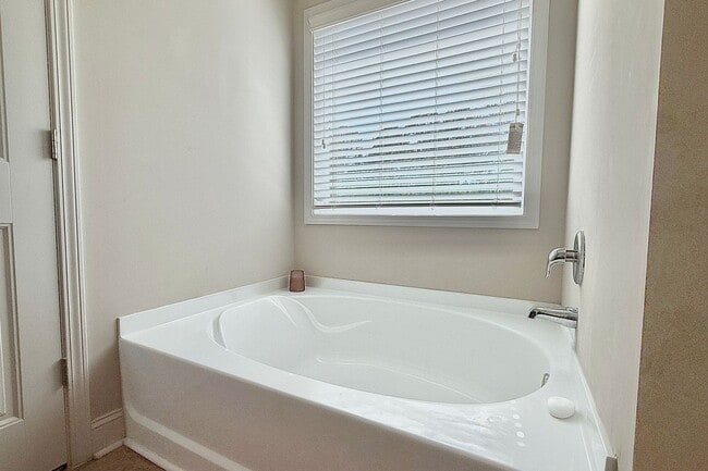 Building Photo - 44 Mount Vernon Ter