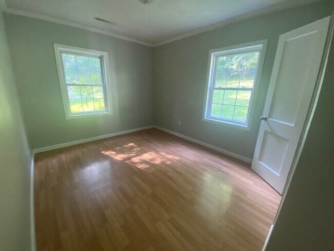 Second bedroom - 776 Valley Dr