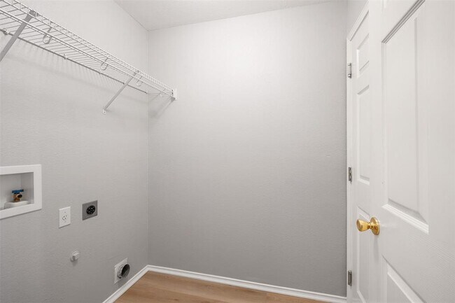 Building Photo - 2006 Charlotte Way