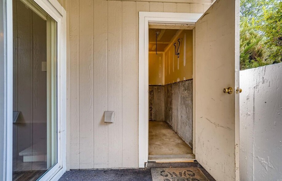 Building Photo - 5565 W 76th Ave