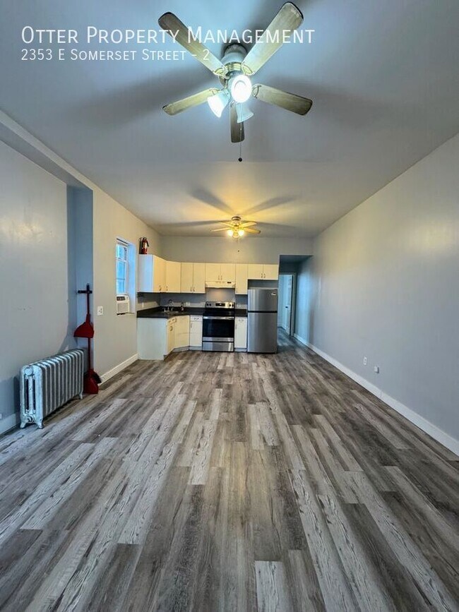 Building Photo - 2353 E Somerset St