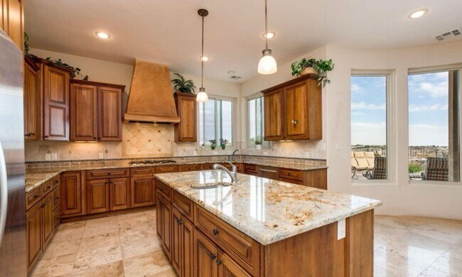 Building Photo - 3022 Lookout Ridge Dr