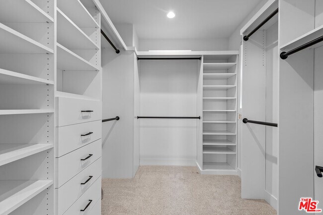 Building Photo - 670 Daniel Freeman Cir