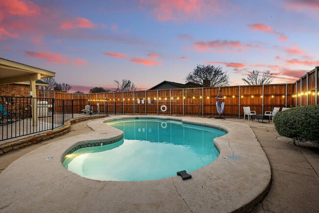 Building Photo - 3454 Livingston Ln