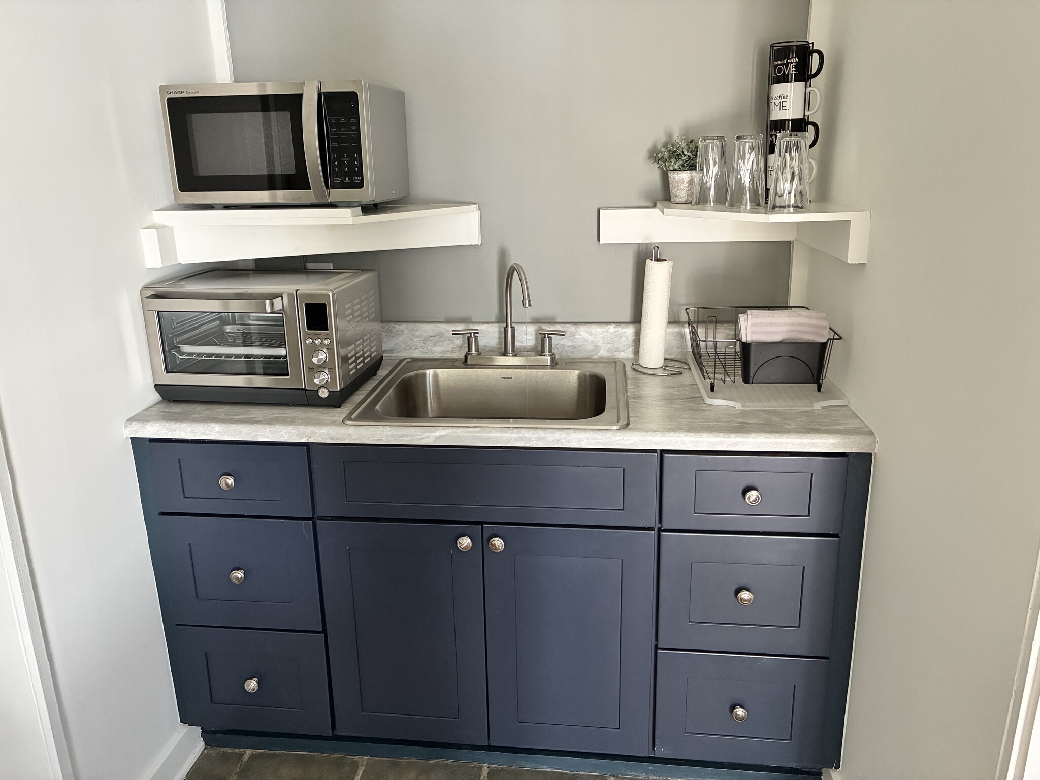 Building Photo - 1308 E Washington Ave