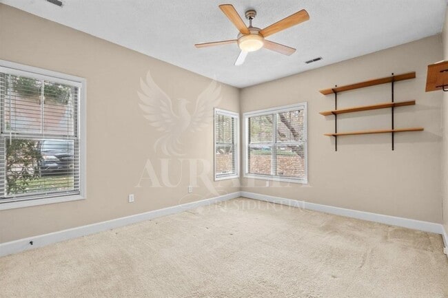 Building Photo - Sunpointe Condo #103