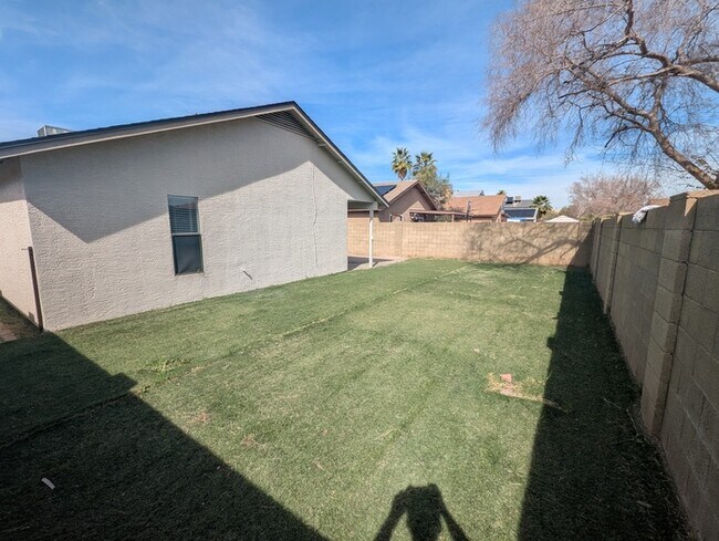 Building Photo - 11807 N 76th Ave