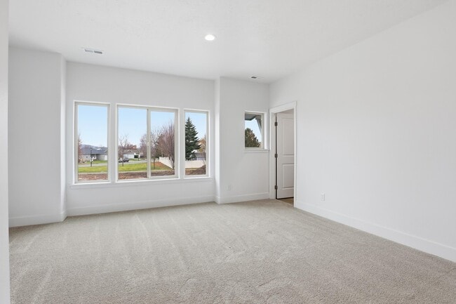 Building Photo - 631 Creative Way