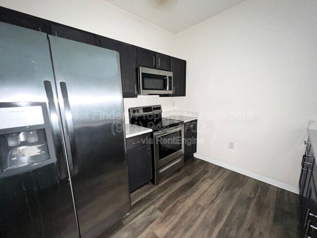 Building Photo - 4958 Key Lime Dr