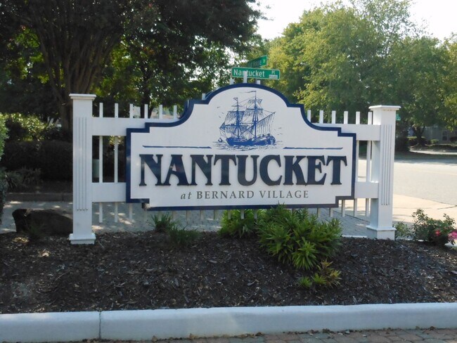 Building Photo - 298 Nantucket Place #113, Newport News, VA...