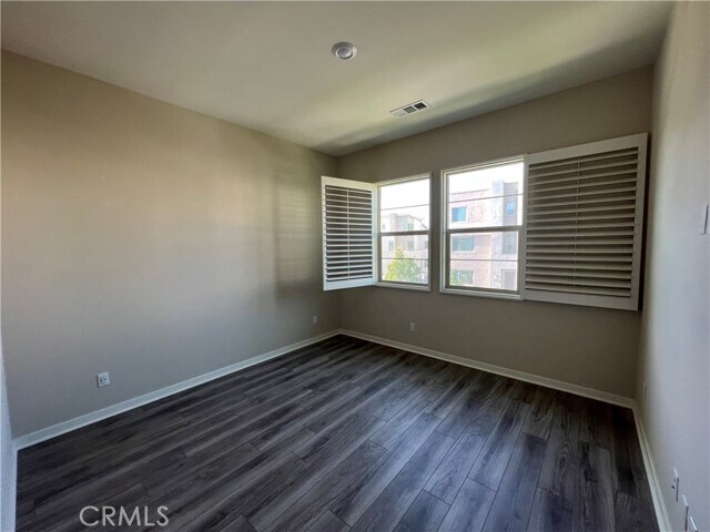 Building Photo - 110 Sculpture