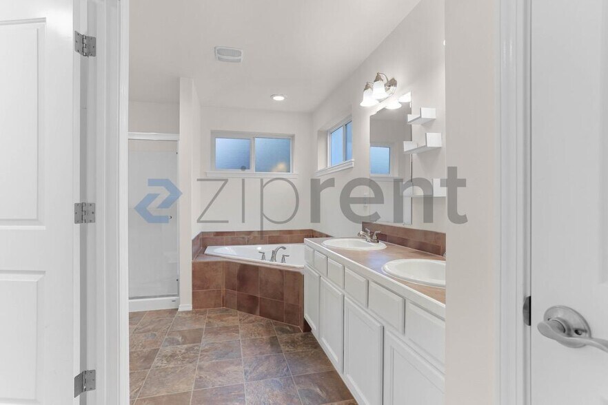 Building Photo - 18507 26th Ave SE