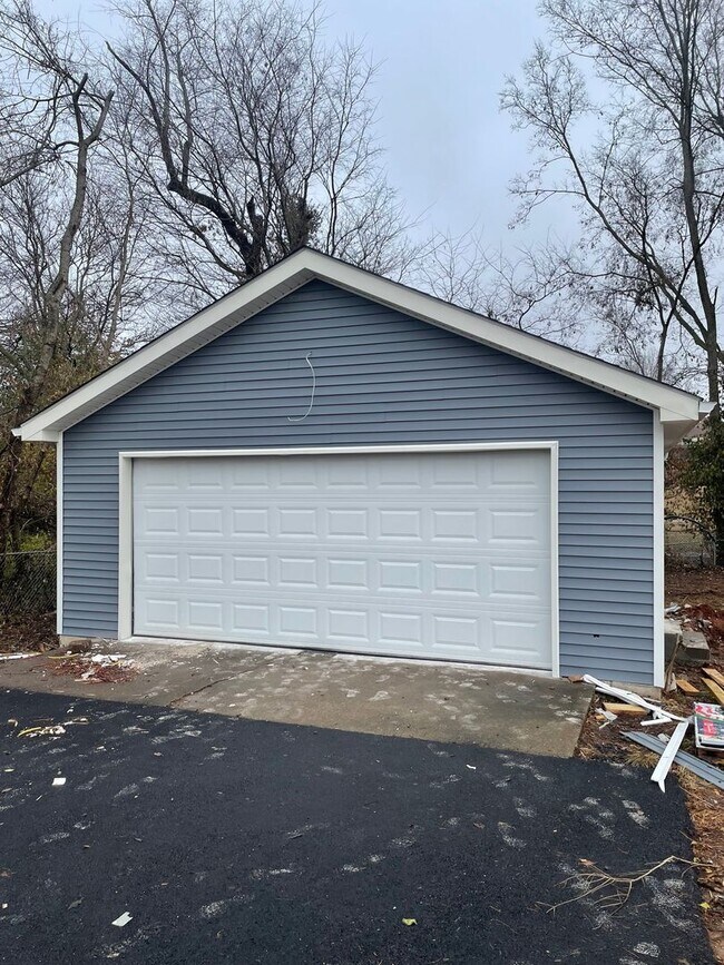 Building Photo - 312 Sumpter Ave