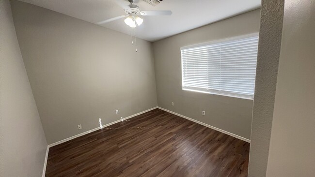 Building Photo - 3 Bedroom - 2 Bath - 1420 Sq. Ft. - 2 Car ...