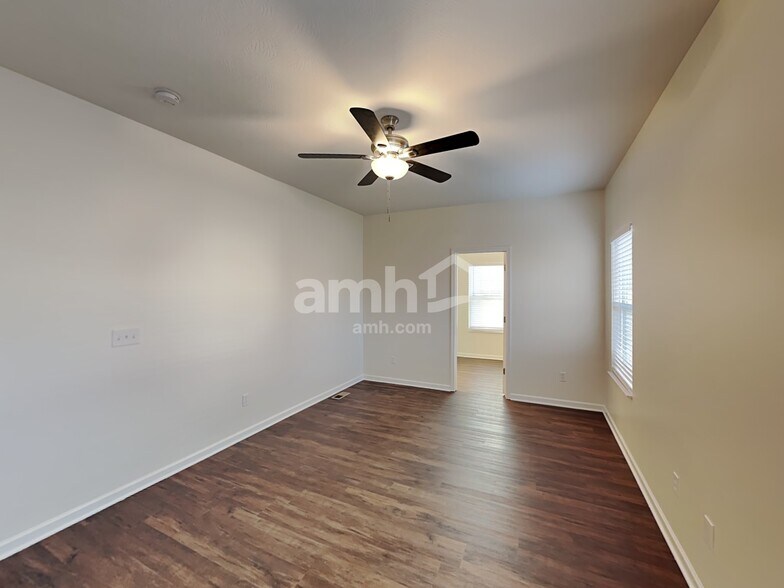 Building Photo - 337 Karst Cir