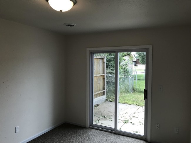 Building Photo - 1413 Collins Ave