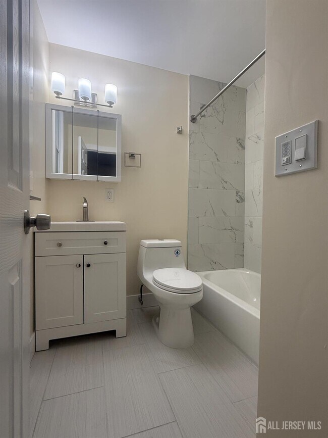 Building Photo - 205 Duncan Ave