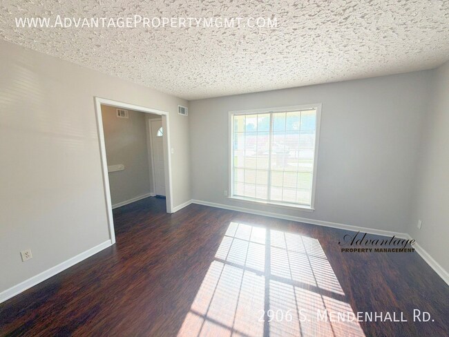 Building Photo - 2906 S Mendenhall Rd