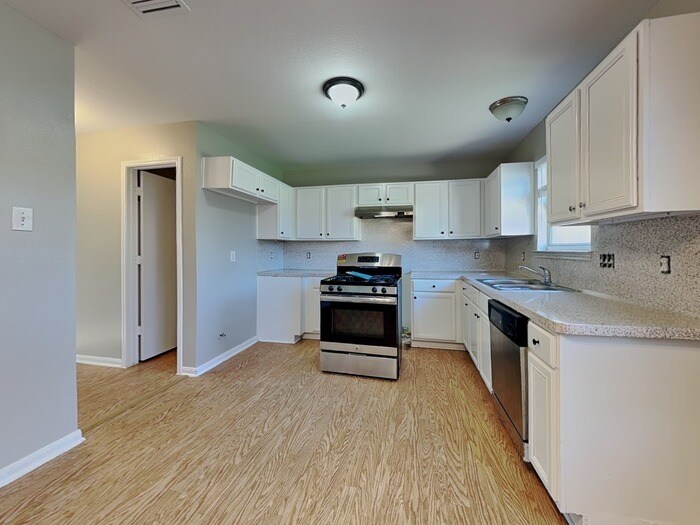 Building Photo - 10515 Berclair Dr