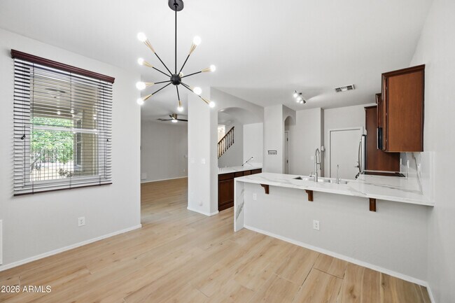 Building Photo - 2250 E Wayland Dr
