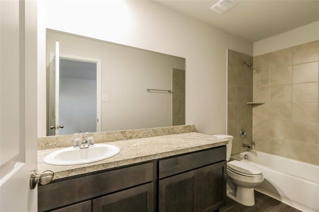Building Photo - 2424 Copper Cyn Dr