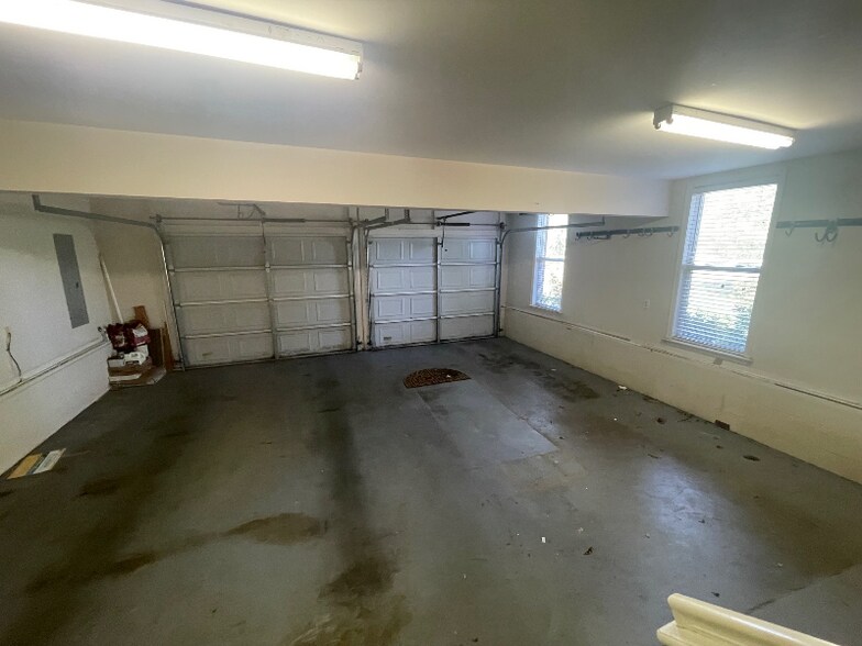 Building Photo - 973 Rip Steele Rd