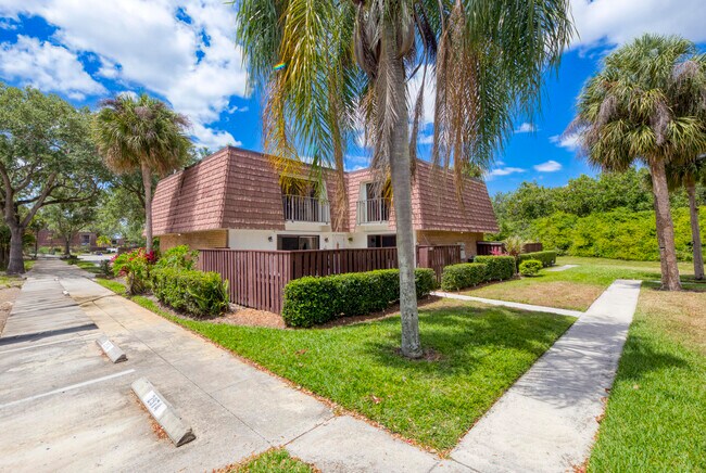 Building Photo - 2980 SW Sunset Trace Cir