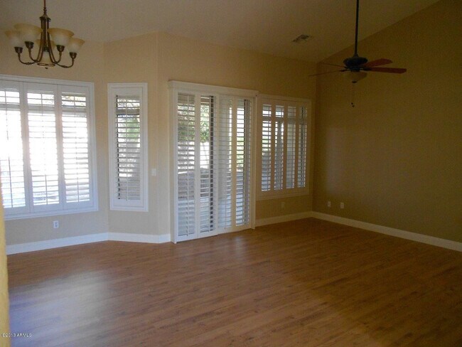 Building Photo - 1802 S Pennington Dr