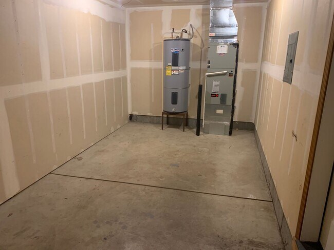 Building Photo - Newly updated 3-bedroom, 2-bathroom duplex...