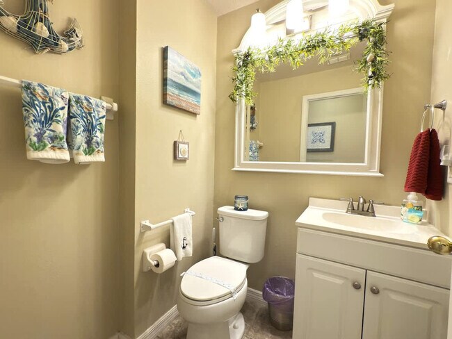 Building Photo - 900 Oxford Dr