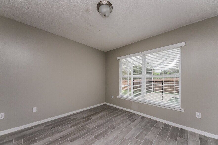 Building Photo - 1125 Winding Water Way