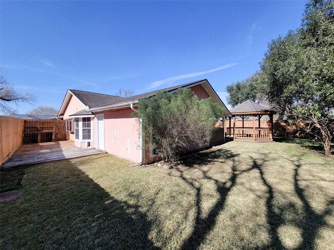 Building Photo - 412 Land Grant Dr