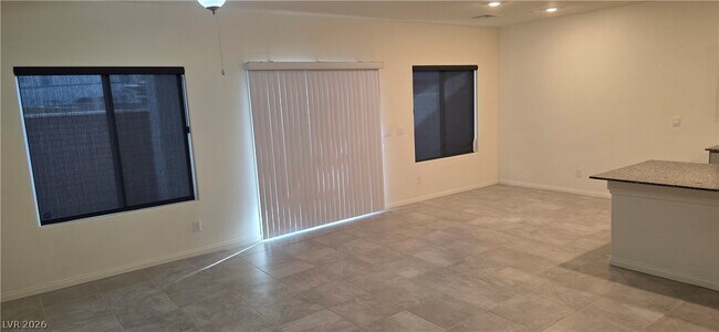 Building Photo - 427 Larksong Ave