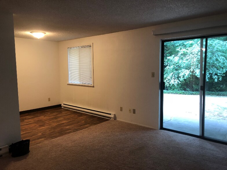 Building Photo - 3206 Pine Rd NE