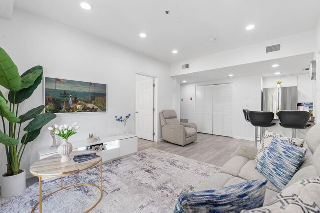 Building Photo - 920 Jefferson St