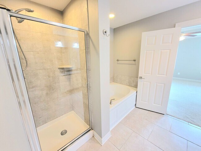 Building Photo - Great home in Legacy!