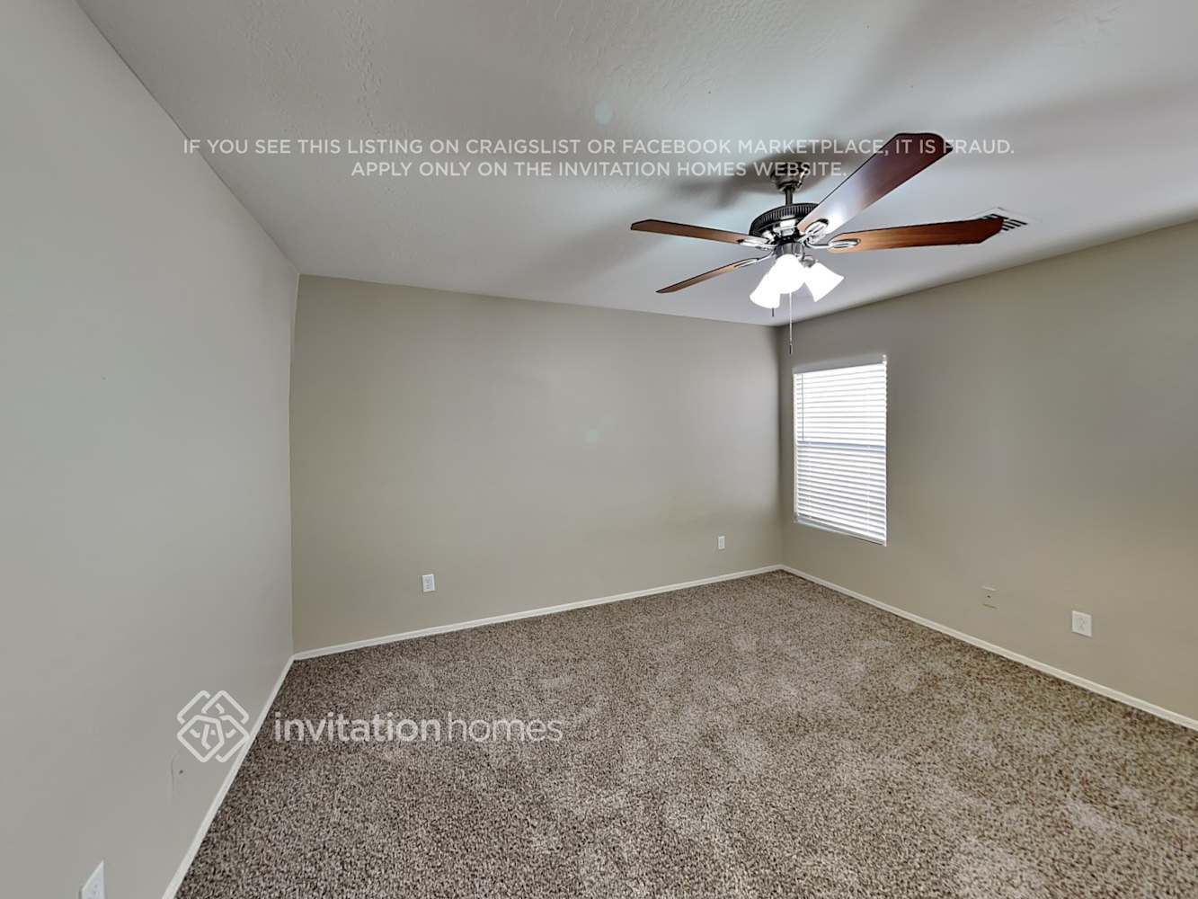 Building Photo - 22858 W Solano Dr